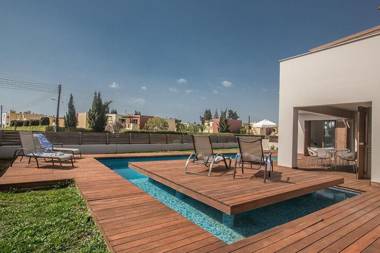 Villa Petreris Dyo - Lovely 3 Bedroom Ayia Napa Villa with Pool - Short walk to Nissi Avenue