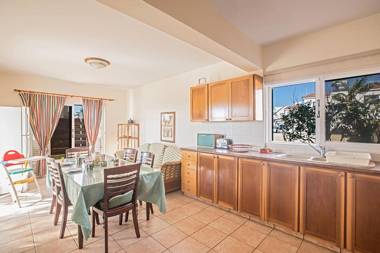 Villa Magusta - Modern 4 Bedroom Ayia Thekla Villa with Pool - Close to the Beach