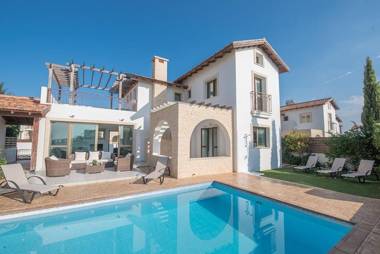 Villa Aloriti Enas - Stunning 3 Bedroom Ayia Thekla Villa with Private Pool - Close to the Beach