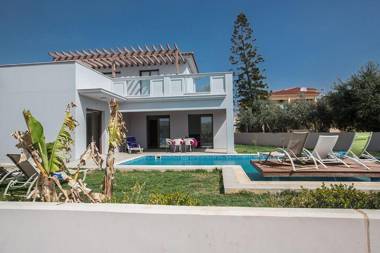 Villa Petreris Enas - Stunning 3 Bedroom Ayia Napa Villa with Pool - Short walk to Nissi Avenue
