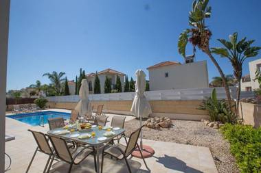 Villa Thekla - Modern 3 Bedroom Ayia Thekla Villa with Pool - Close to the Beach