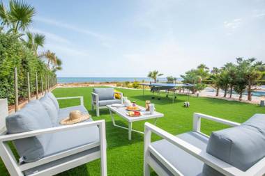 Ayia Thekla Seafront Villa Dagi