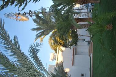 Flisvos Beach Apartments