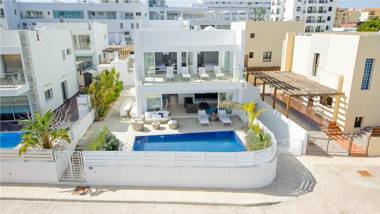 Protaras Holiday Villa 100