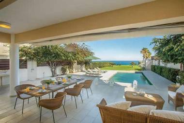 Protaras Beachfront Villa Pietra
