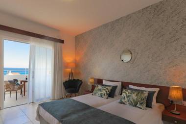 Cavo Zoe Seaside Hotel
