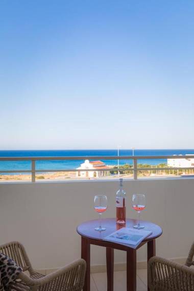 Cavo Zoe Seaside Hotel