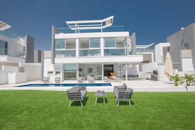 Villa Manta Agrotikos - Stunning 3 Bedroom Protaras Villa with Pool - Close to the Beach