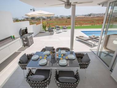 Villa Manta Agrotikos - Stunning 3 Bedroom Protaras Villa with Pool - Close to the Beach