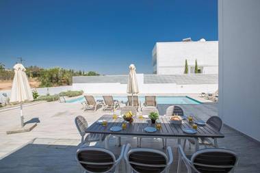 Villa Ochosto Eos - Luxury 5 Bedroom Protaras Villa with Private Pool - Close to the Beach