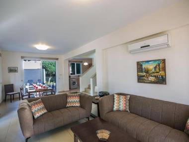 Villa Foros Enas - Modern 4 Bedroom Pernera Villa with Private Pool - Close to the Beach