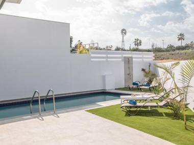 Villa Olive Bronze Luxurious 2BDR with Pool Close to Protaras Strip and Beach