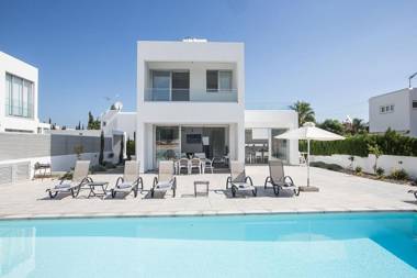 Villa Ochosto Loux - Fabulous 5 Bedroom Protaras Villa with Private Pool - Close to the Beach