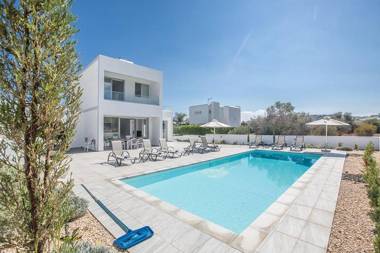 Villa Ochosto Loux - Fabulous 5 Bedroom Protaras Villa with Private Pool - Close to the Beach