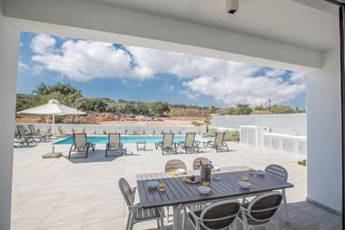 Villa Ochosto Loux - Fabulous 5 Bedroom Protaras Villa with Private Pool - Close to the Beach