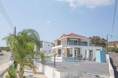 Villa Protara Chrysos - Beautiful 5 Bedroom Protaras Villa - Walking Distance to Fig Tree Bay