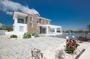 Villa Protara Chrysos - Beautiful 5 Bedroom Protaras Villa - Walking Distance to Fig Tree Bay