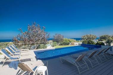 Villa Kono Sunshine - Luxury 4 Bedroom Cape Greco - Villa Close to Beach with Panoramic Views