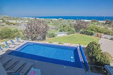 Villa Kono Sunshine - Luxury 4 Bedroom Cape Greco - Villa Close to Beach with Panoramic Views