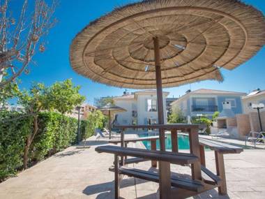 Villa Lefko Sunshine - Lovely 4 Bedroom Protaras Villa with Pool - 2 Minute Walk to Fig Tree Bay