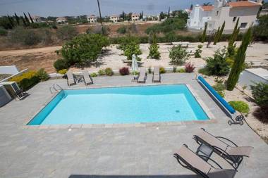 Villa Ochosto Helios - Beautiful 5 Bedroom Protaras Villa - Walking Distance to Fig Tree Bay Beach