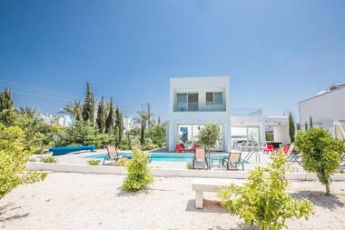 Villa Ochosto Chrysos - Stunning 5 Bedroom Protaras Villa - Close to Fig Tree Bay Beach