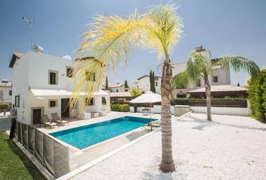 Villa Konno - Stunning 3 Bedroom Protaras Villa with Pool - Close to Konnos Beach
