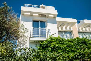 Luxury Two-Bedroom Apartment in amazing place Lukomorye E5