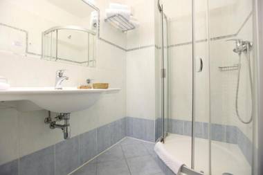 April hotel Panorama