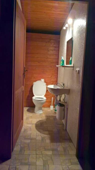 Chaty u rybníka Brodský