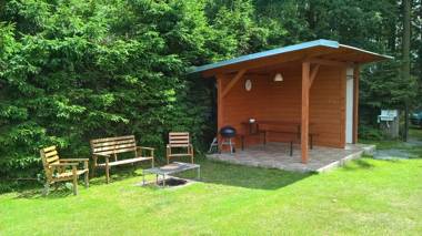 Chaty u rybníka Brodský