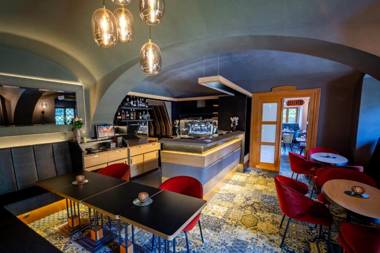 Chateau Loucen Garden Retreat