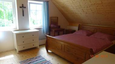 Chaloupka za potůčkem