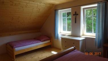 Chaloupka za potůčkem