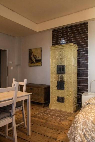 U Černého kocoura a zeleného stromu