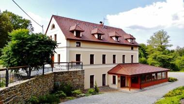 Pension Mlyn Stare Mitrovice