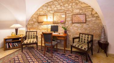 The Golden Wheel Hotel