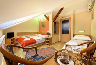 Hotel Golden City Garni