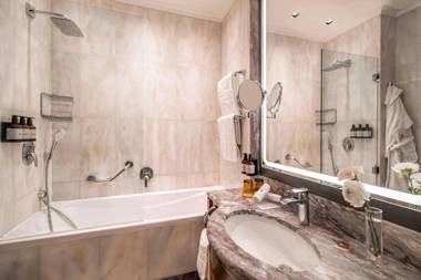 NH Collection Carlo IV