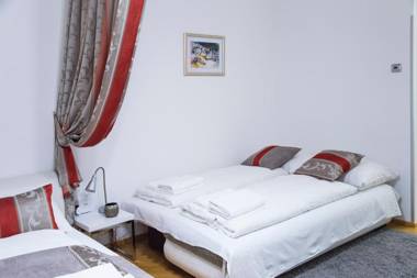 Modern Apartment Všehrdova