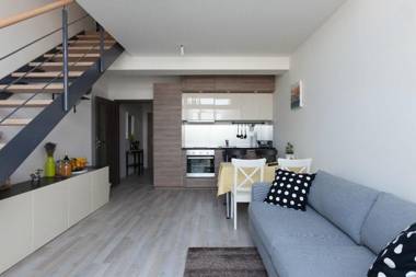 Kent Ridge Loft Sokolska