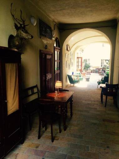 Queen Bee apartments