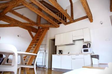 Three Golden Crowns Apartments