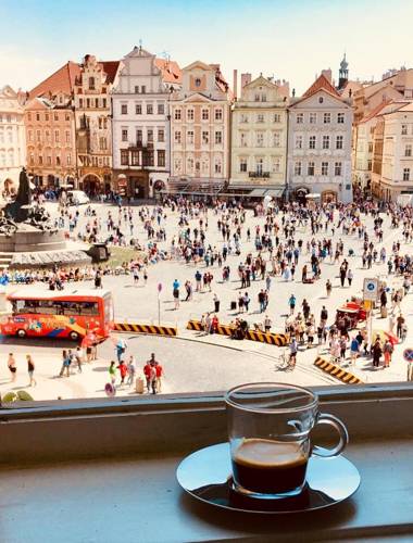 The Old Town Square & Parizska Apartments