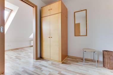 Jane's Attic Apartment