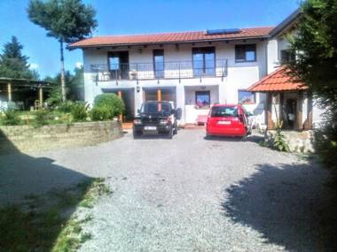 Pension Charlie Retro-Modern Design