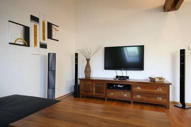 Grand Luxury Apartment Attic Klimentska