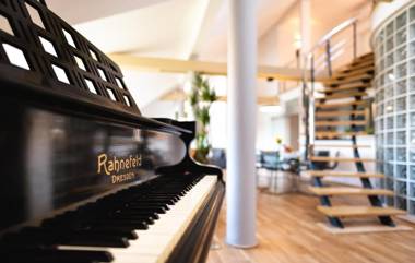 UNIQUE PENTHOUSE & TERRACE 6BR+3.5BATH VIEWS!