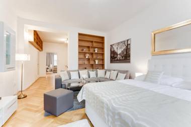 Exclusive Riverside Apartment in the Heart of Prague
