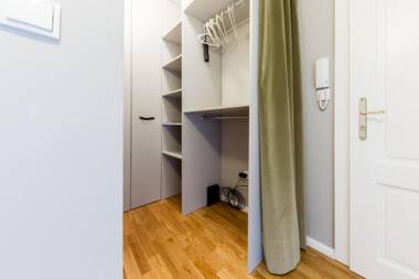 Sunny Riverside Apartments